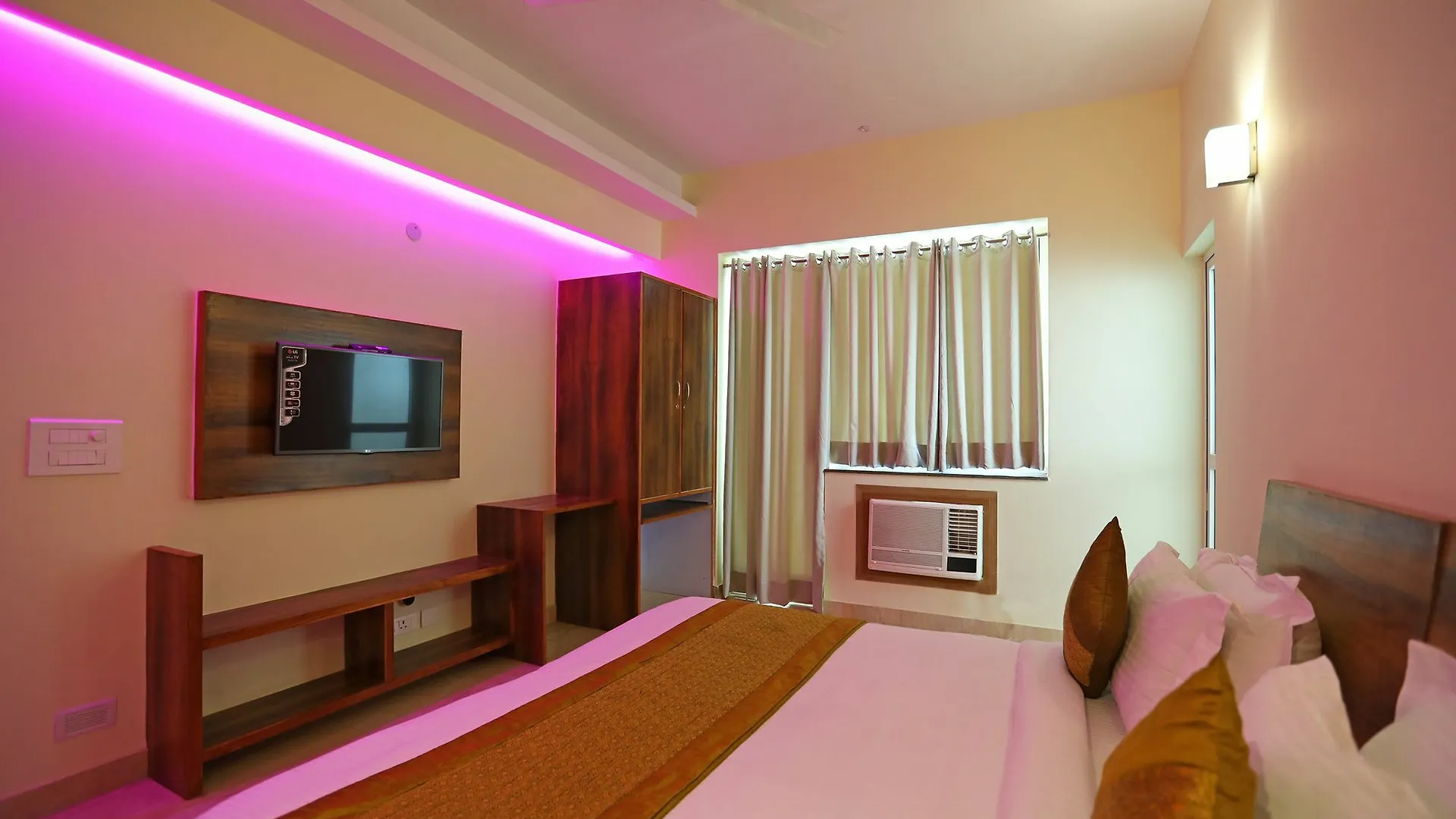 Oyo 10889 Hotel Green Residency Gurgaon 3*,